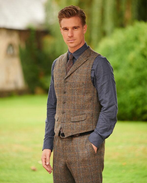 Harris Tweed Weste "Wales" In Green Blue Herringbone
