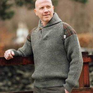 Grobstrickpullover mit Schalkragen und Harris-Tweed-Einsätzen (Derbytweed)
