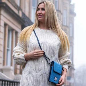 Harris Tweed Mini-Umhängetasche in Himmelblau