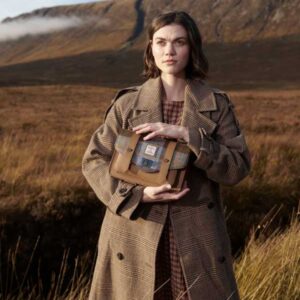 Harris Tweed Clutch, The Leather Medium Satchel, Islander, Kastanienblaues Tartan