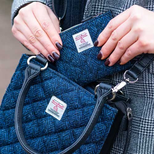 Harris Tweed Stepp-Mini-Tragetasche in Blau