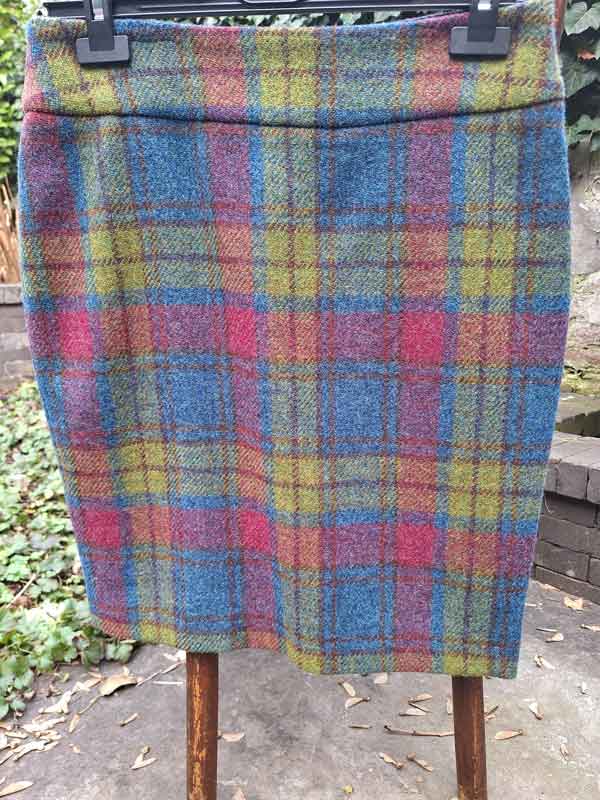 Bleistiftrock Aus Harris Tweed in Candy Check