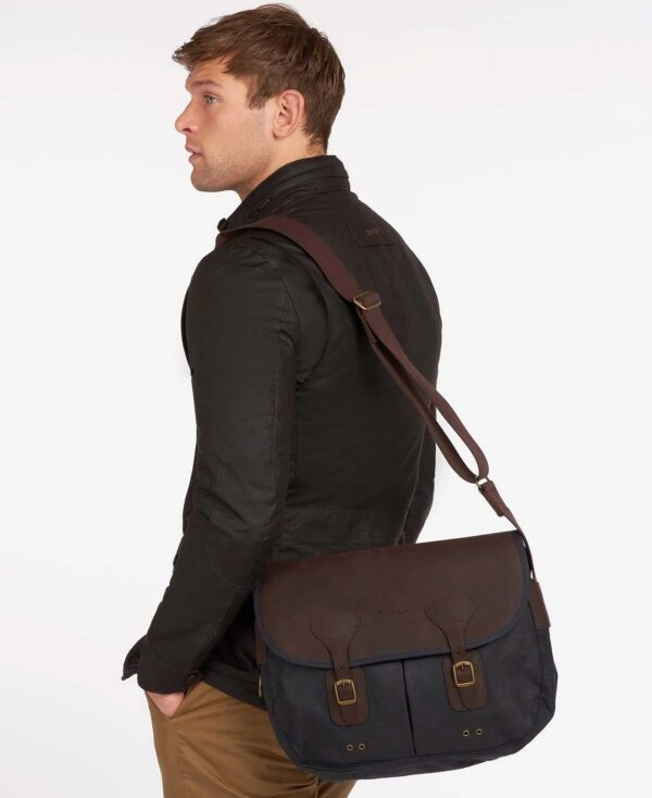 Barbour Tasche Wax Leather Tarras Navy