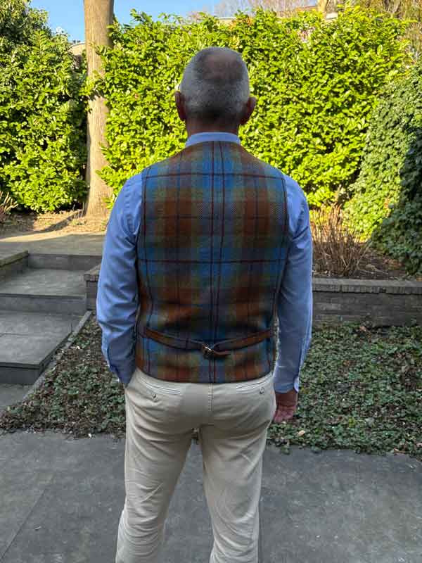 Harris Tweed Weste ''Wales'' In Gold Tartan