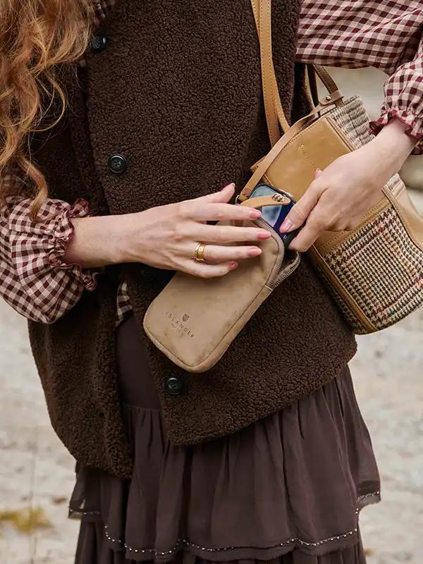 Harris Tweed Clutch, Modell Orlagh, Islander, Beige Dogtooth