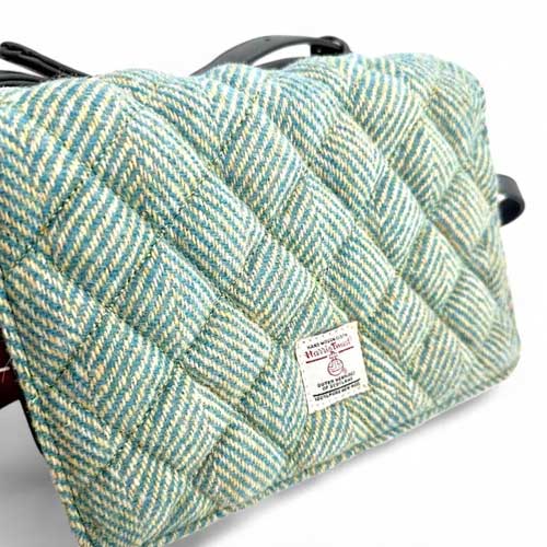 Harris Tweed Stepp-Schultertasche in Türkis-Fischgrätmuster
