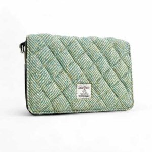 Harris Tweed Stepp-Schultertasche in Türkis-Fischgrätmuster