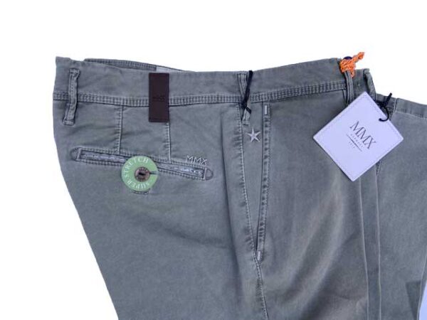 MMX CHINO, KATOENEN BROEK MET STEEKZAKKEN, LICHT OLIJF
