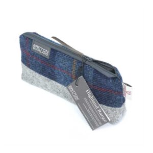 Kosmetiktasche aus Harris Tweed Highland Range, marineblau kariert