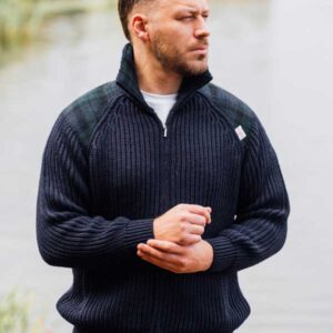 Shetland-Strickjacke mit durchgehendem Reißverschluss und Schulterpatches aus Harris Tweed, Marineblau